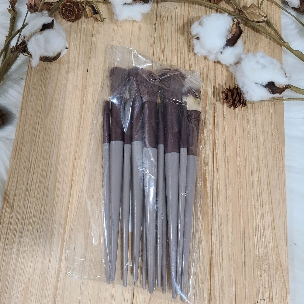 🎉🎉NEW🎉🎉 13PC MAROON HANDLE Makeup Brush Set